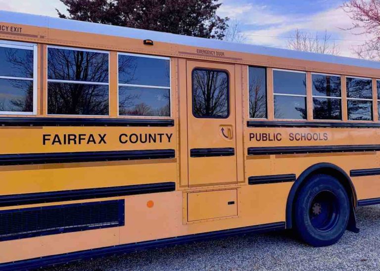 Once and for all, the rules for stopping for school buses