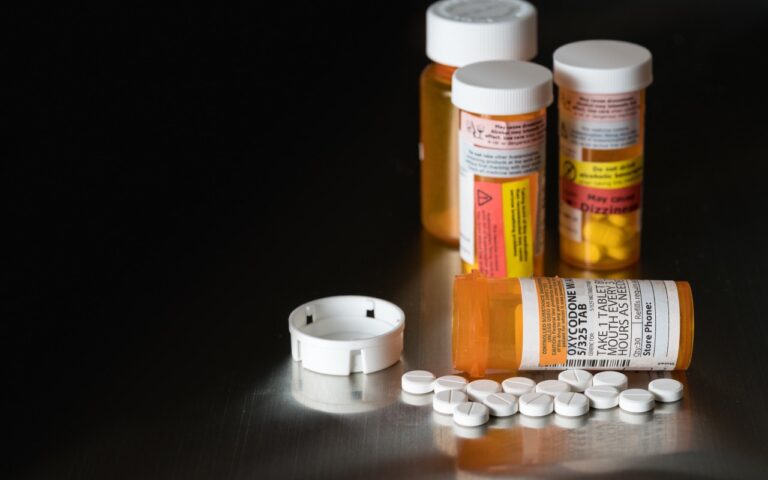 Great Falls physician pleads guilty to opioid conspiracy and health care fraud