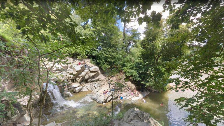 Fairfax County officials crack down on gatherings at Scott’s Run park off Georgetown Pike