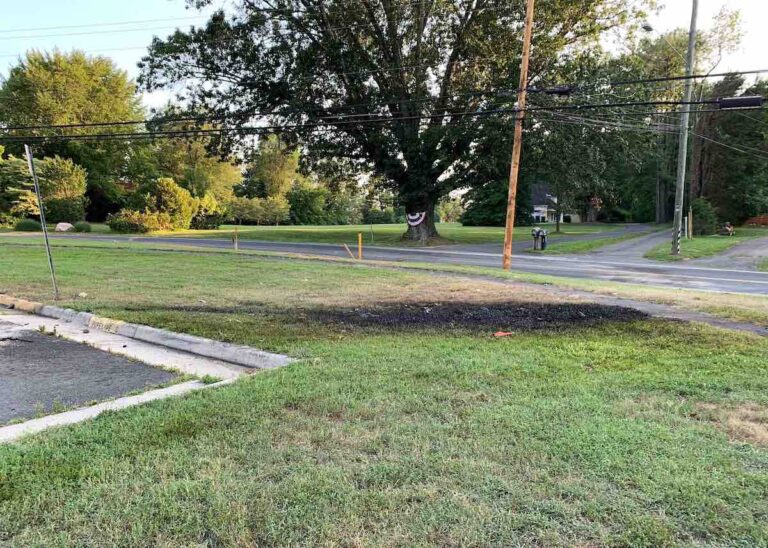 Fairfax County Police report one killed in two-car crash in Great Falls