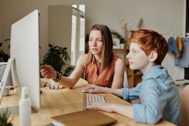 FCPS launches new help desk for parents to prepare students and families for virtual learning