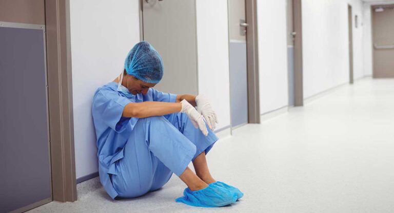 Find out if your hospital is dangerously full – data updated weekly