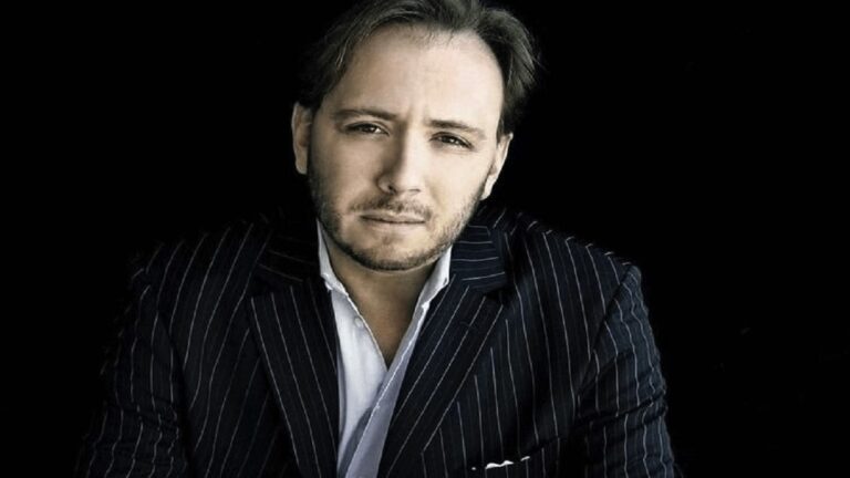 World-renowned concert pianist Thomas Pandolfi plays at Great Falls United Methodist Church most Sunday mornings