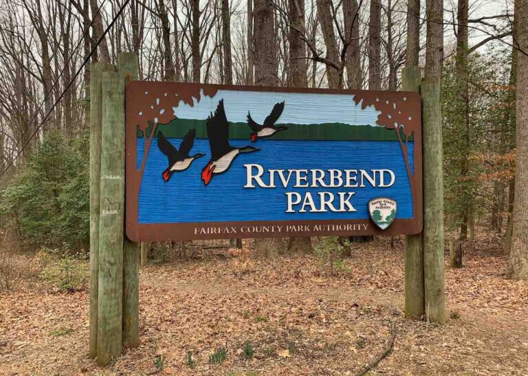 Friends of Riverbend Park receives donation from Great Falls Friends and Neighbors Philanthropy Group