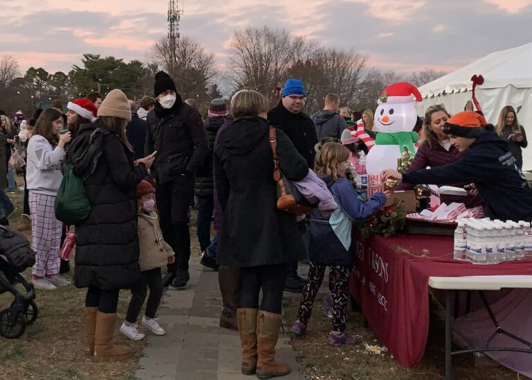 Great Falls Tree Lighting 2021