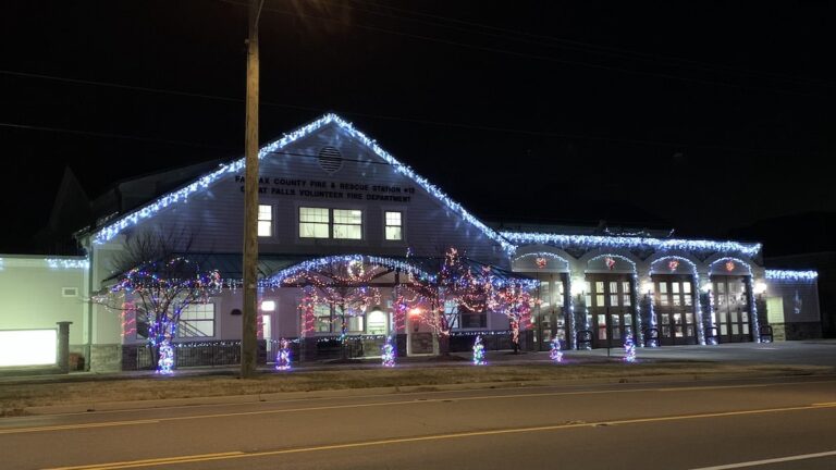 Holiday lights in Great Falls: a slideshow