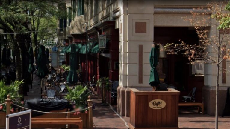 ￼Clyde’s in Reston Town Center is closing after 31 years