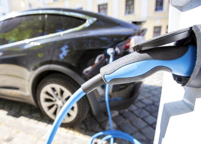 ￼How to plan for a road trip in an electric car