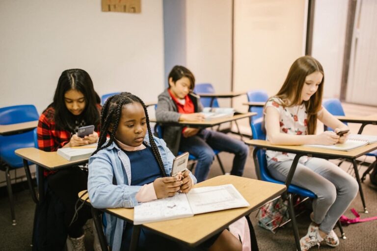 ￼Student rights and responsibilities regarding mobile phones